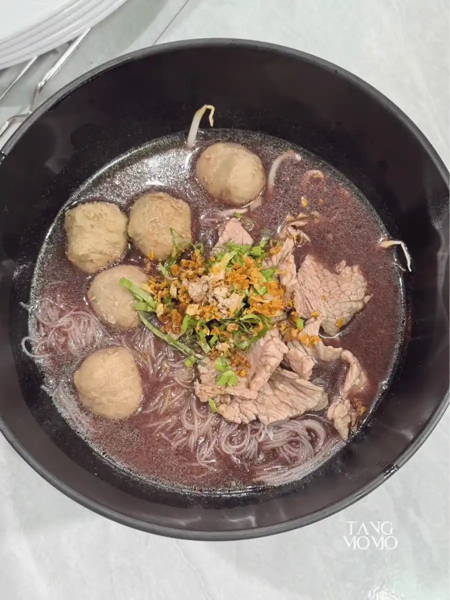 ร้านก๋วยเตี๋ยวเนื้อโกเด้น หน้าเมกาโฮม